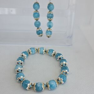 Beautiful Gemstone Stretch Bracelet And Earrings.